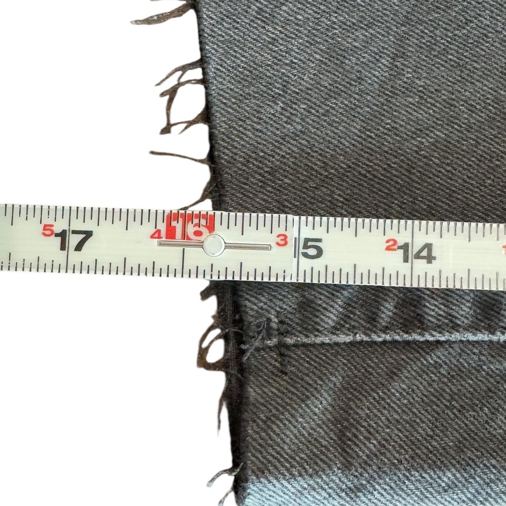 NWT WE THE FREE Distressed Black Pedal Pusher Jeans Frayed Edge Size 27 Relaxed - Picture 7 of 9